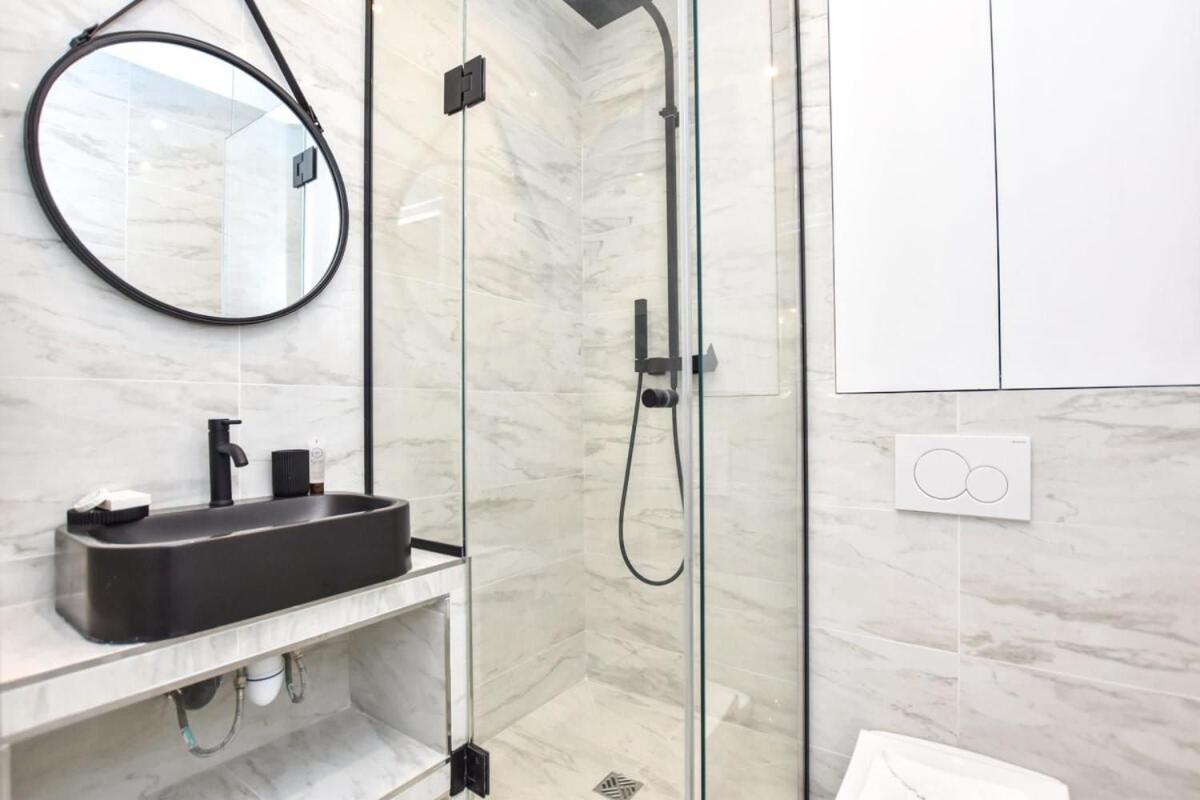 Appartement Renovated 2bd In Parc Belleville *